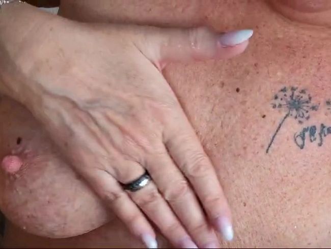 Download: Dirty-Kiki - Teil 2 Conny zu Besuch Spermageile Milf holt sich ihre Spermaladung