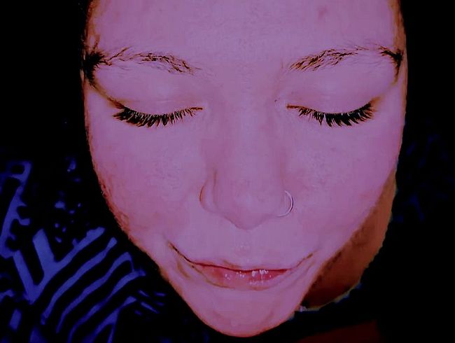 Download: Dirty666Pee - Am Neujahrstag (1.1.2025) spontan eine gute Ladung Pisse weggeschluckt! [neuer Clip von Peenelopee]