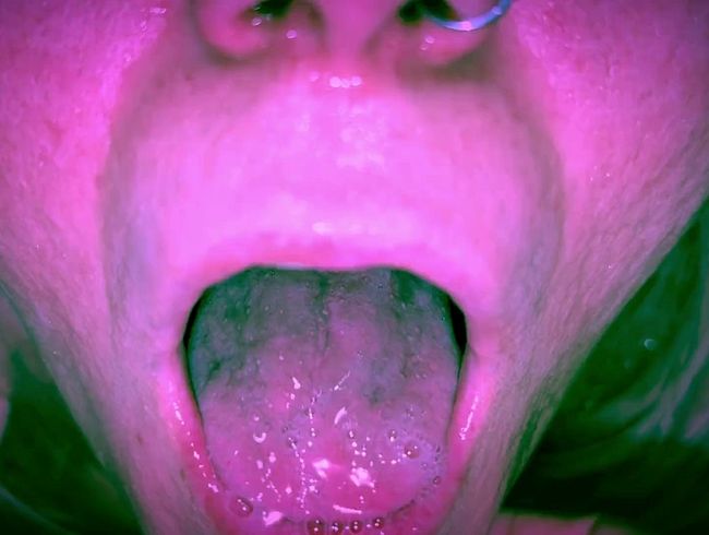 Download: Dirty666Pee - Kleiner Nimmersatt (Ganzkörperbepissung)