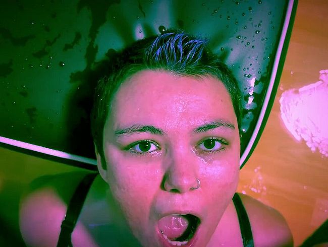 Download: Dirty666Pee - So nass, das ist krass (Pissfeuerwerk)