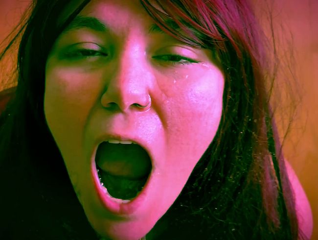 Download: Dirty666Pee - Die Gute Deutsche Hausfrau (trinkt viel viel Pisse! Immer!!!)