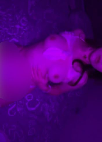 Download: Dirty_Little_Secret - Ich bin neu auf diesem Gebiet, daher ist dies mein erstes Video, das euch bestimmt gefallen wird.