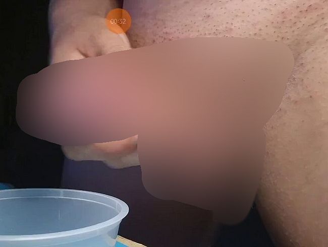 Download: Discover_me - Hast du schon mal kräftig in einen Becher gespritzt? Ich gerade, aber wie...