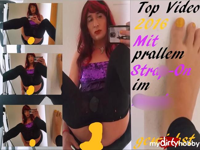 Download: DivyStylez - Mit prallem Strap-On im Arsch gewichst