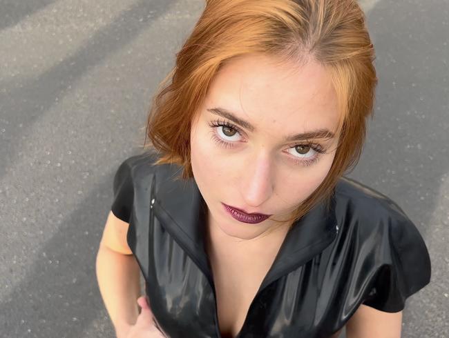 Download: Dollydyson - Latex Bitch Bukkake