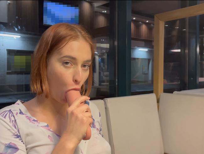 Download: Dollydyson - Sperma & Squirt statt Burgersoße