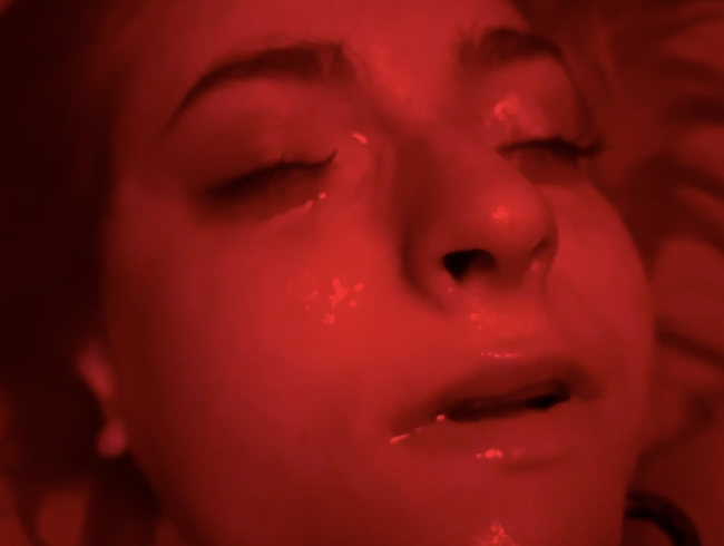 Download: Dollydyson - Im Pornokino hart gefickt und besamt