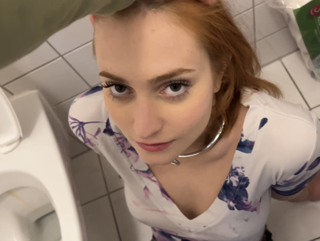 Download: Dollydyson - I’m a toilet for a day