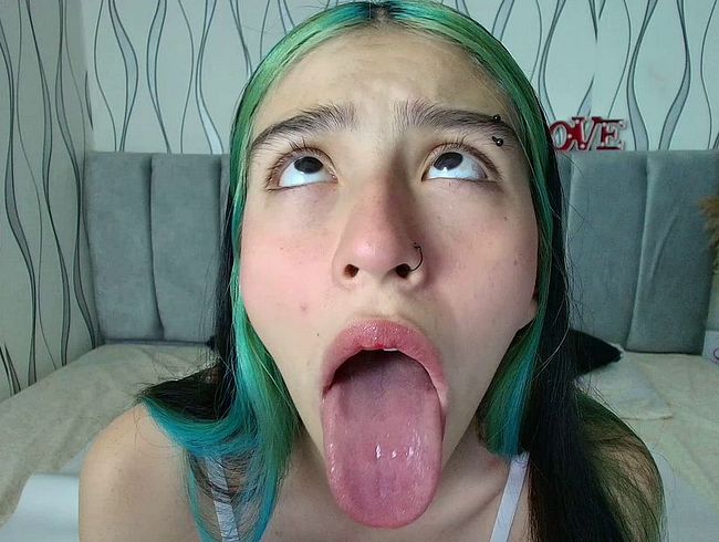 Download: DominiqueSmith - Blowjob und Ahegao-Gesicht