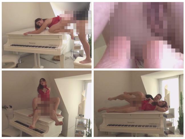 Download: DonJohn11 - Geiles Teen auf dem Klavier-Flügel ao gefickt. Teil 3...