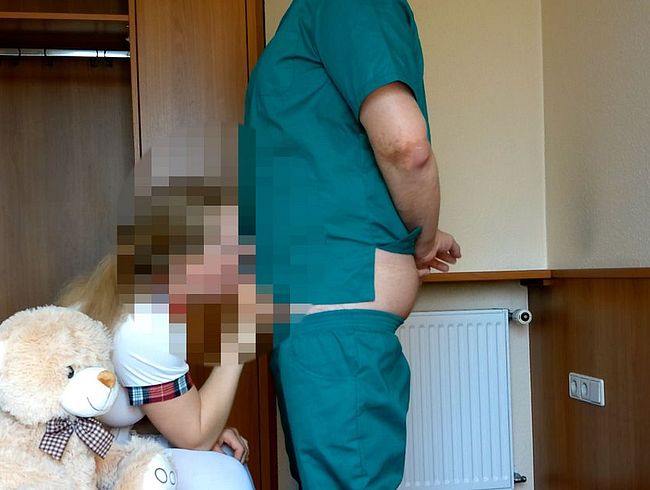 Download: DrCShot69 - 18jähriges Schulmädchen - Ihr erstes Deepthroat - Happy End