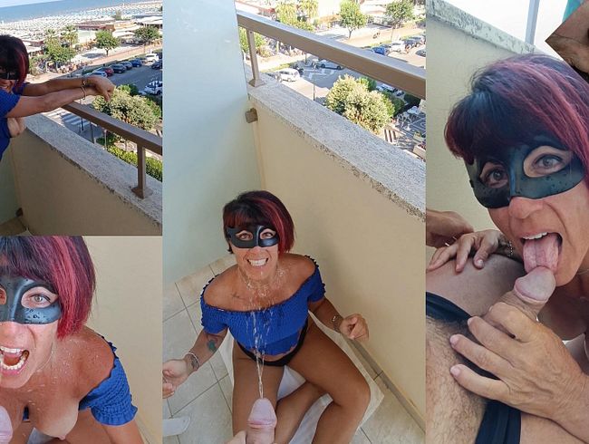 Download: DragonflyExhib - Verrückter Goldener Regen, Exhibitionismus, Urinieren auf den Schwanz und feuchter Blowjob auf dem Balkon!