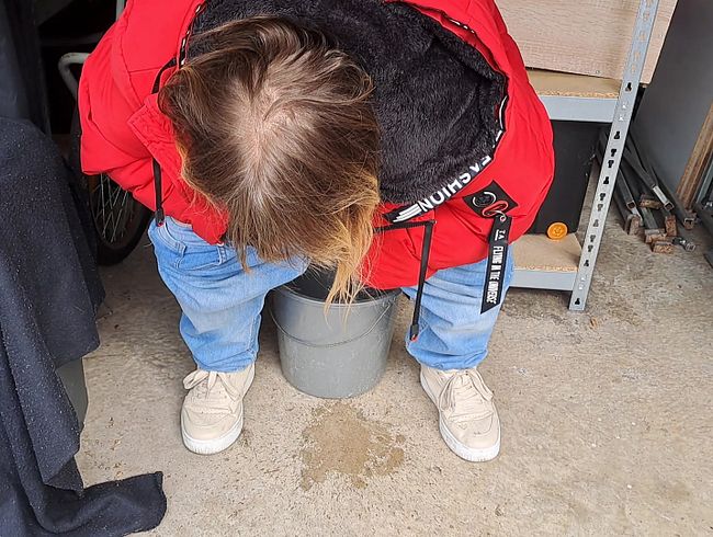 Download: Eheflittchen68 - Garagen Eimer Piss