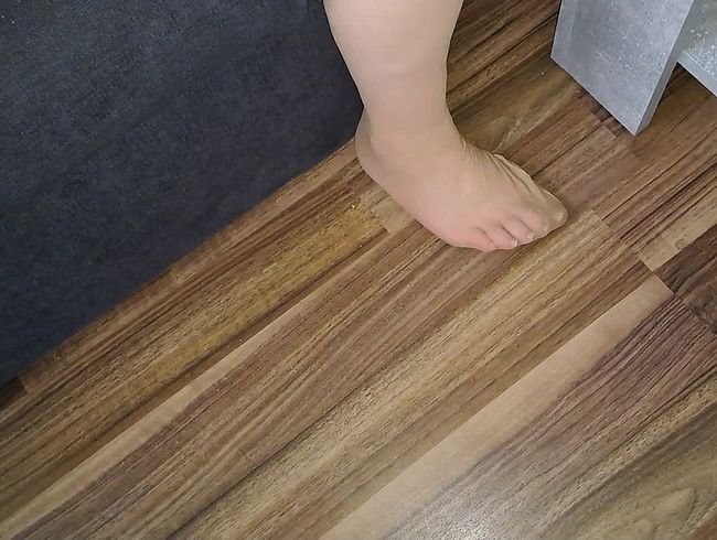 Download: Eheflittchen68 - Nylonwalk - Füsse in Strumpfhose