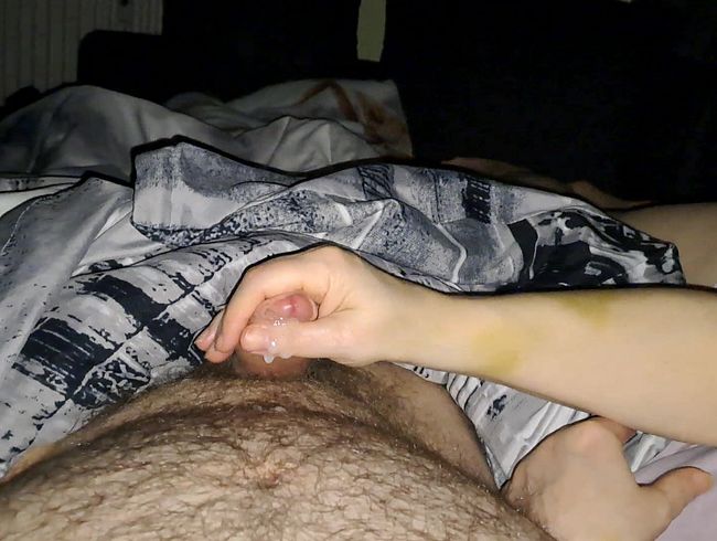 Download: Eheflittchen68 - Handjob mit dirtytalk