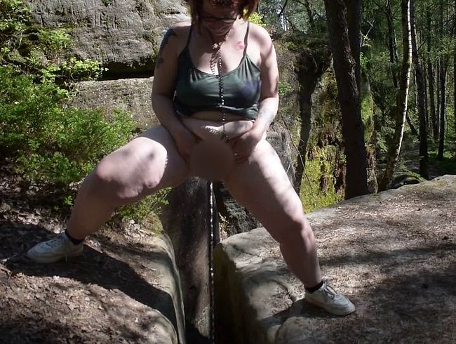 Download: Einfach_Dani - Pipi in die Spalte