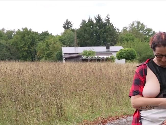 Download: Einfach_Dani - Draussen meine Muschi wichsen