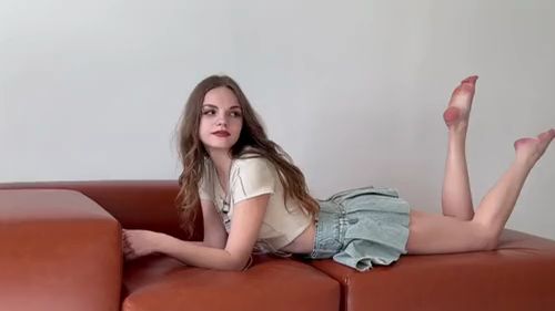 Download: Elika - auf der Couch