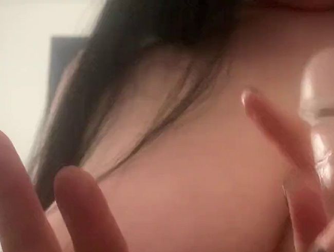 Download: Elisa92 - Komm, spritz mir auf die Titten! Geile Wichsanleitung bringt dich zum Mega-Orgasmus!