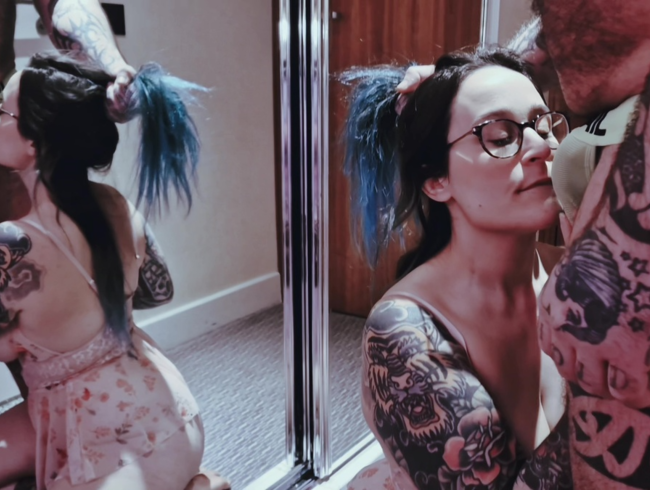 Download: ElizabethHunny - Submissive Slut ElizabethHunny deep throats muscle bear thick cock