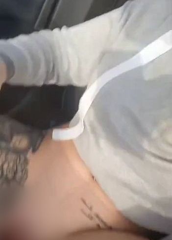 Download: Ella-Wolff - Selbstbefriedigt mit meinem Dildo am Feldrand im auto ???