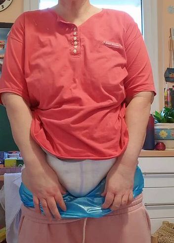 Download: Emergenzy - Windel über Stunden getragen, mit Beweis!!