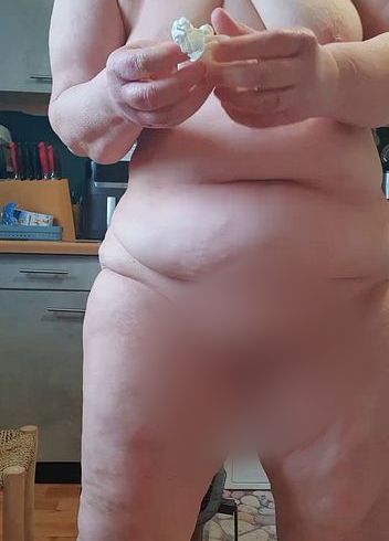 Download: Emergenzy - Endlospiss von hinten