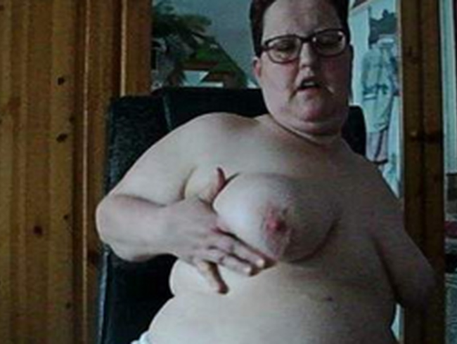 Download: Emergenzy - jaaaa, ich zeige gerne meine Titten..