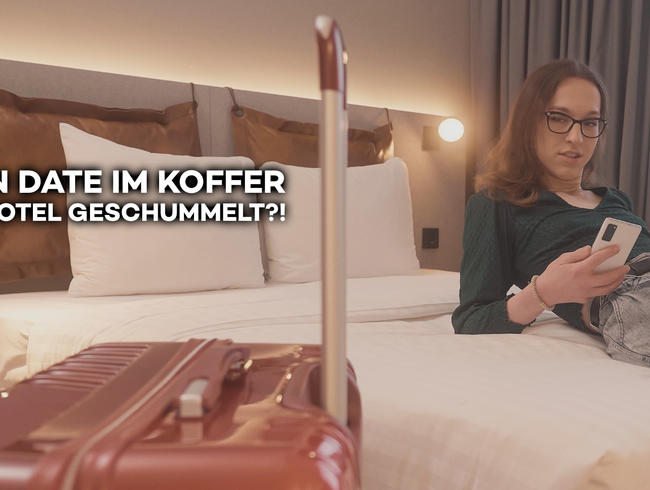 Download: EmilyAdaireTS - Mein Date ist im Koffer?! Erstmal direkt nach dem Einchecken die Sexpuppe gefickt!