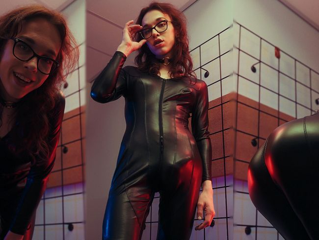 Download: EmilyAdaireTS - Sei still und wichs für mich! Dominante TS Wichsanleitung