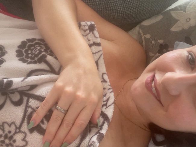 Download: EmmaSecret - USERWUNSCH! Fetisch Solo mit Kuscheldecke!