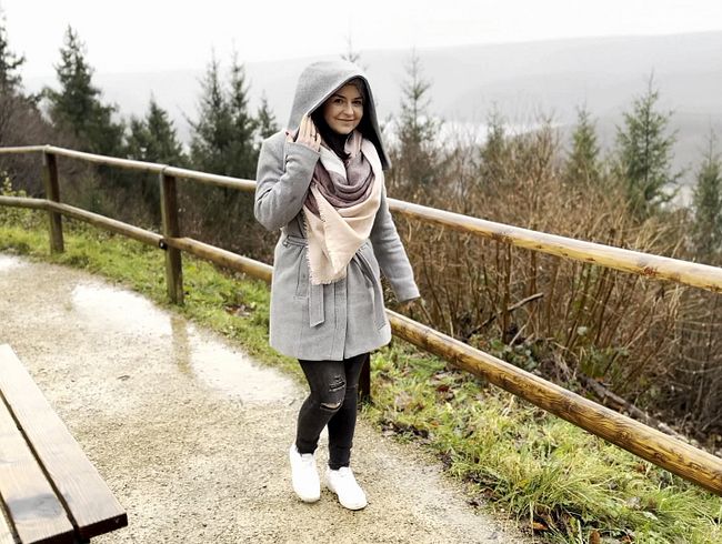 Download: EmmaSecret - War das okay?! Mieses Wetter, geiler FICK! Outdoor CREAMPIE!