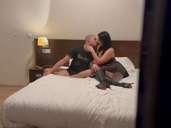 Download: EmmaSecret - Wie geil?! Beim Userdreh von draußen gefilmt!