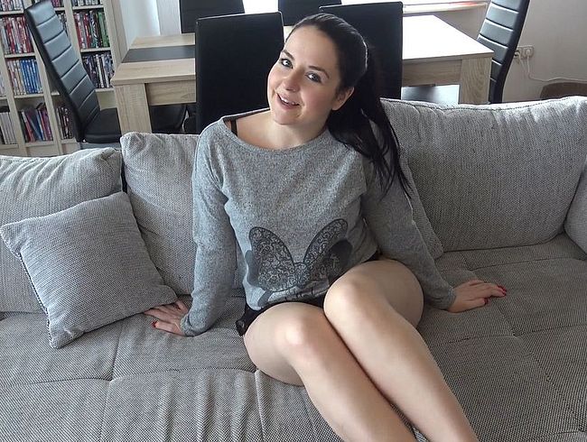 Download: EmmaSecret - Geiler Deepthroat - bis die Tränen kommen!!!