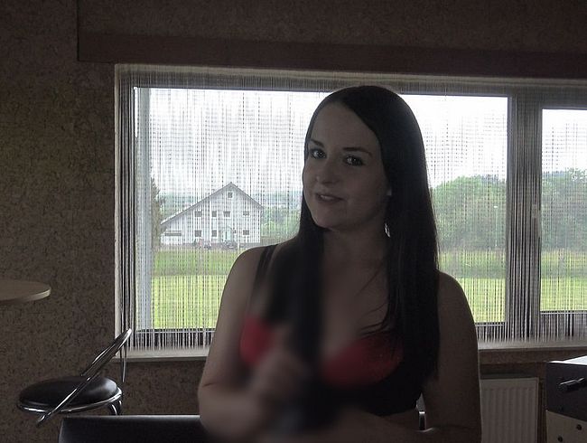 Download: EmmaSecret - Ich teste das Maximum – mein größtes Toy ever!