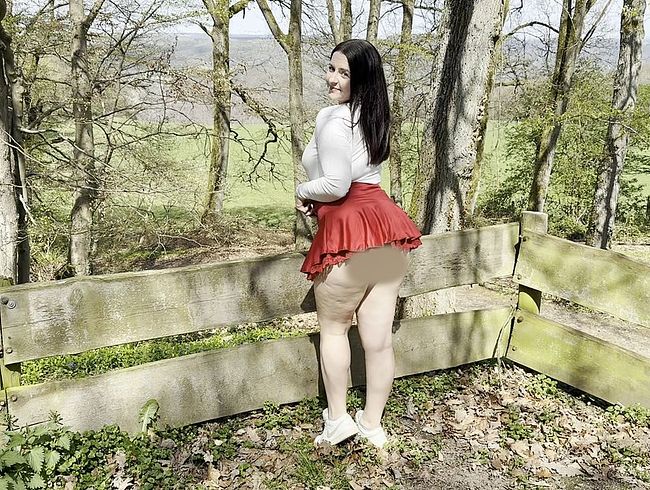 Download: EmmaSecret - Öffentlicher Wald-Fick im Minirock – ich konnte einfach nicht mehr nein sagen…
