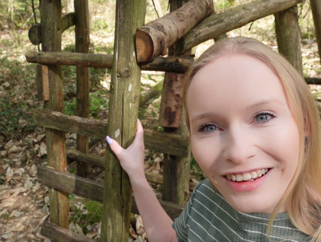 Download: Emma_Wolf - Anzeige vom Förster?! Pissfontäne vom Hochsitz!