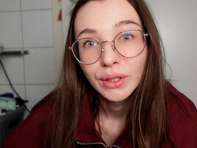 Download: Emmi-Hill - Best Of Pissen! NEUE CLIPS!!!