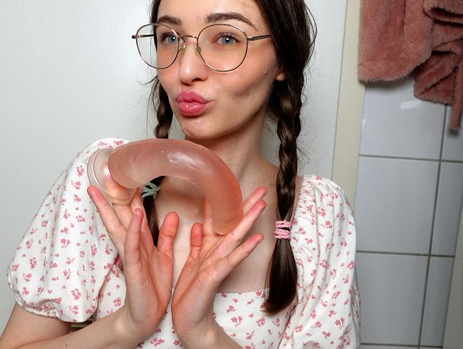 Download: Emmi-Hill - Ich verliere komplett die Kontrolle! Ich spritze alles voll!