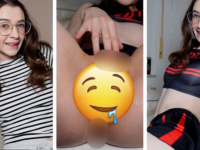 Download: Emmi-Hill - CHEERLEADER SLUT SQUIRTING!!!