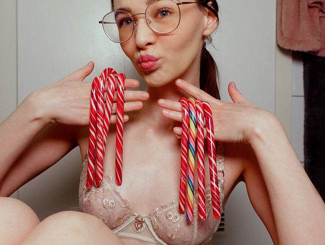 Download: Emmi-Hill - Gestopfte Emmi!