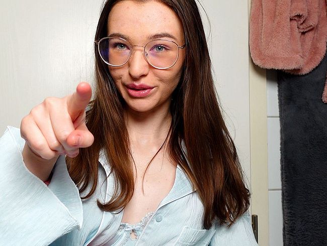 Download: Emmi-Hill - Meine Bürste bringt mich zum kommen!