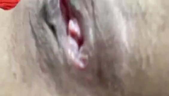 Download: Emmiexxx - eine gute Berührung in meiner sehr nassen Muschi (Ohne Ton)