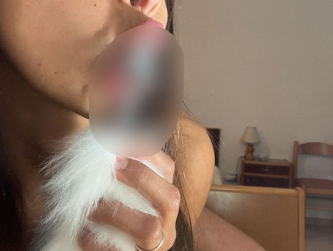 Download: EmyRose - Werde ich zur 3-Loch-Schlampe? ANAL-Plug-Test: Wie sehr turnt es mich an?