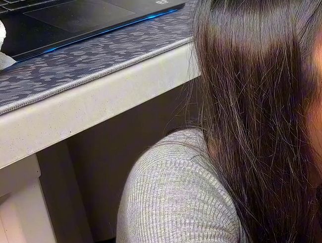 Download: EmyRose - Großer SCHOCK in meiner WG: Mitbewohner beim wichsen erwischt! Er hat mein Profil hier entdeckt!