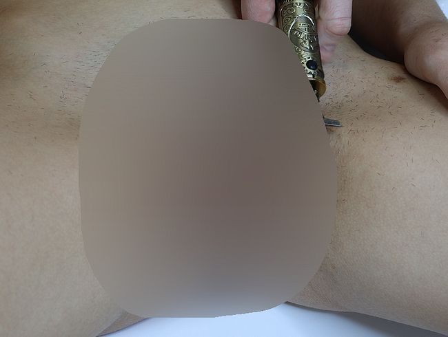 Download: Erect_Dick - Nahaufnahme: Rasieren einer behaarten Vagina mit einem Trimmer und einem Rasierer!