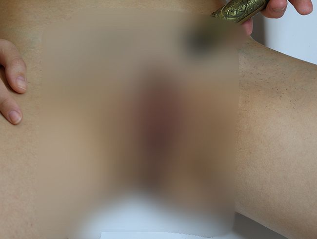 Download: Erect_Dick - Nahaufnahme der Rasur einer haarigen Muschi einer 18-Jährigen!