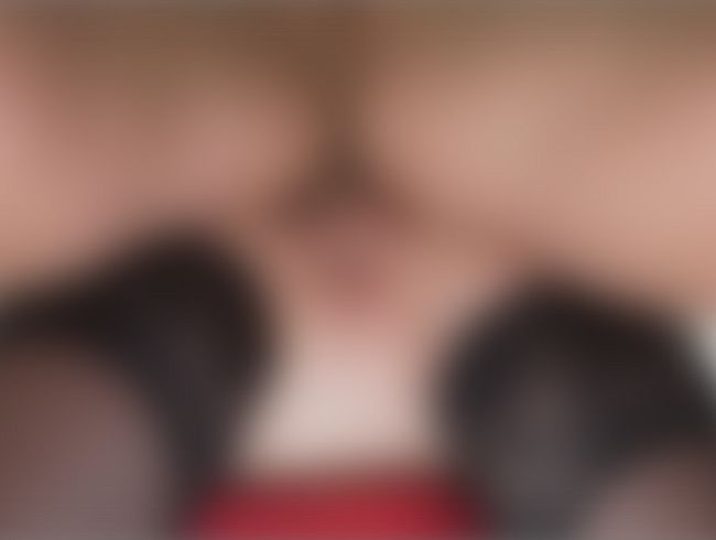 Download: EvaGrant - Das Büromädchen wurde knallhart in den Hals, die feuchte Muschi und den engen Arsch gefickt.