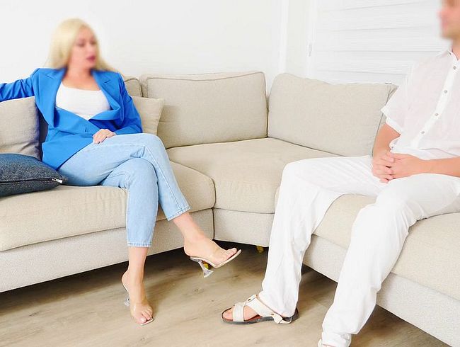 Download: EvaGrant - Blonde Therapeutin zwingt ihren Patienten zur Keuschheit und reizt ihn bis zum Äußersten