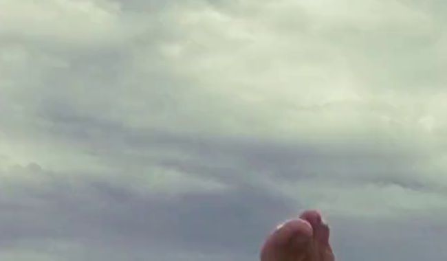 Download: Fetischdomina - FOOTSIE MILF